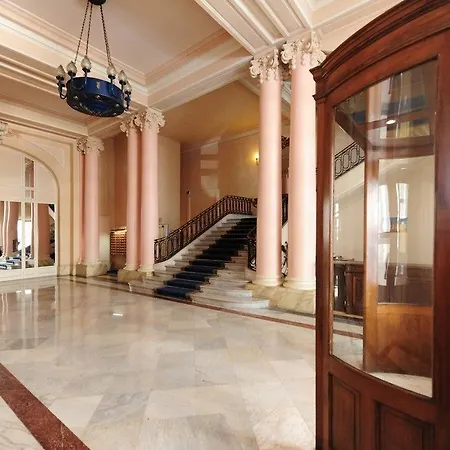 Le Royal Res. Negresco Five Stars House Nizza