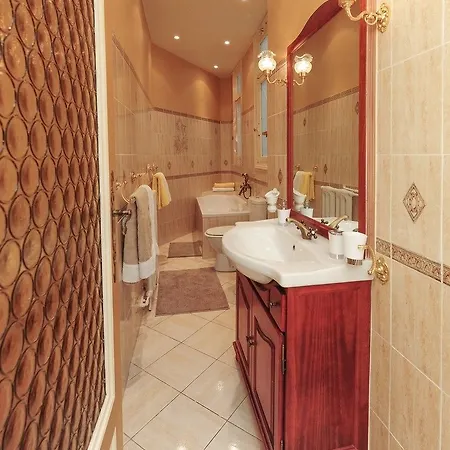 Le Royal Res. Negresco Five Stars House *