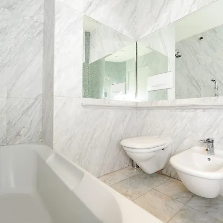 Appartamento Le Royal Res. Negresco Five Stars House *