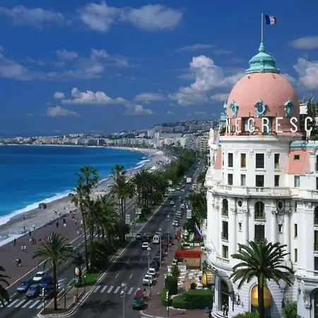 Le Royal Res. Negresco Five Stars House * Nizza